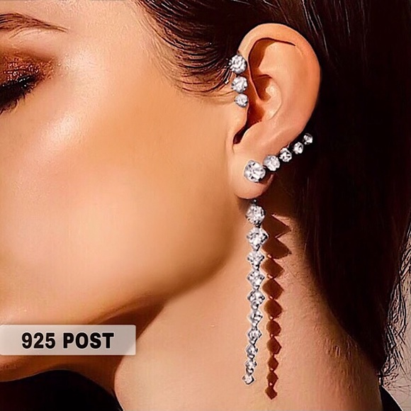 Jewelry - ⚜️[𝟯/$𝟮𝟴]⚜️NEW Long Rhinestone Jacket Crawler Earring